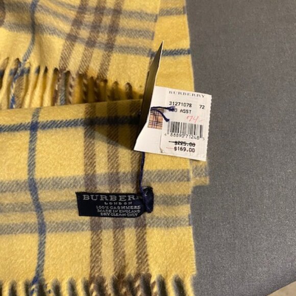 Yellow Burberry scarf 100% Cashmere Wool NWT - Picture 3 of 3